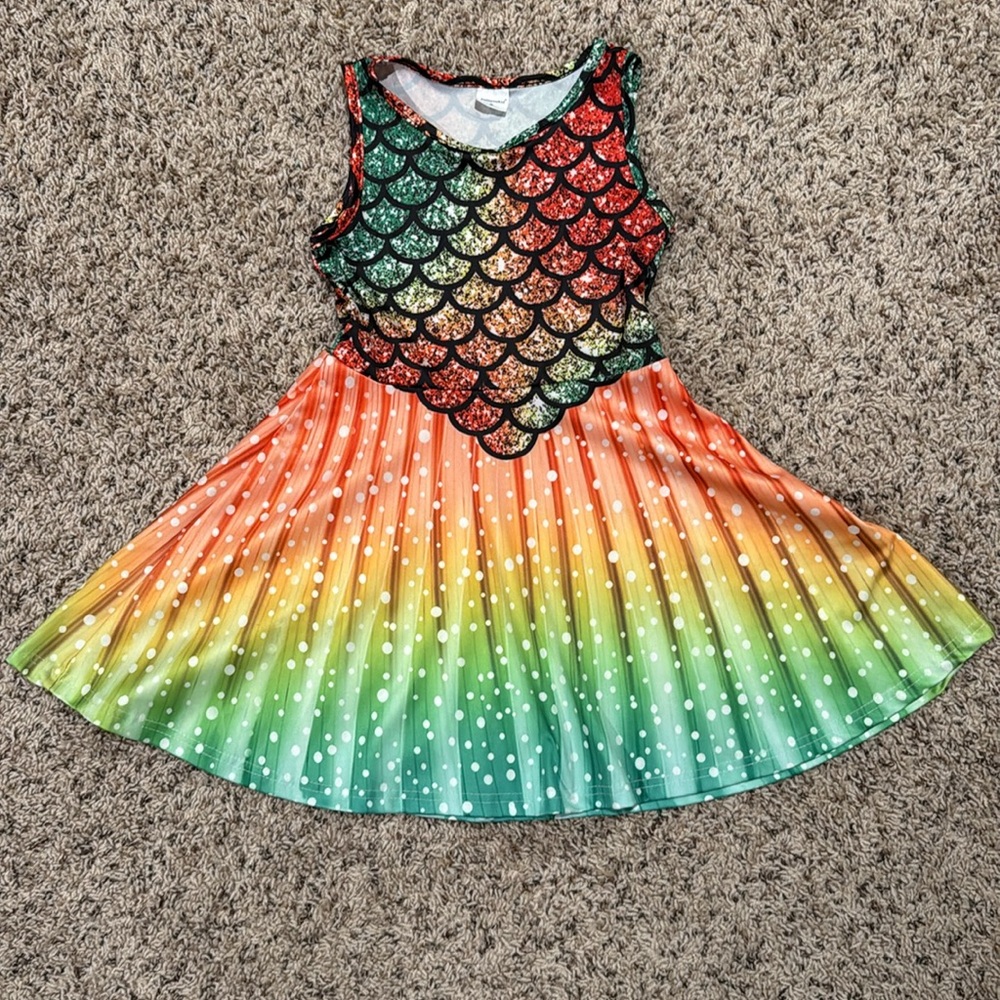 Girls size small (6) multicolored mermaid print dress